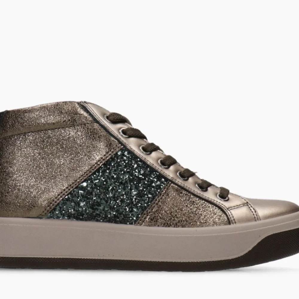 NWOT IGI&CO Sneakers with Golden Leather and Silver Glitter Detail Size‎ EU 36